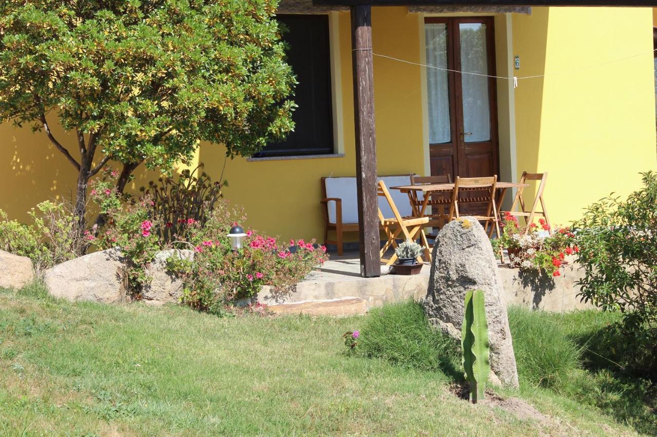 Agriturismo Campesi Casale Tra Le Vigne Aglientu Exterior photo