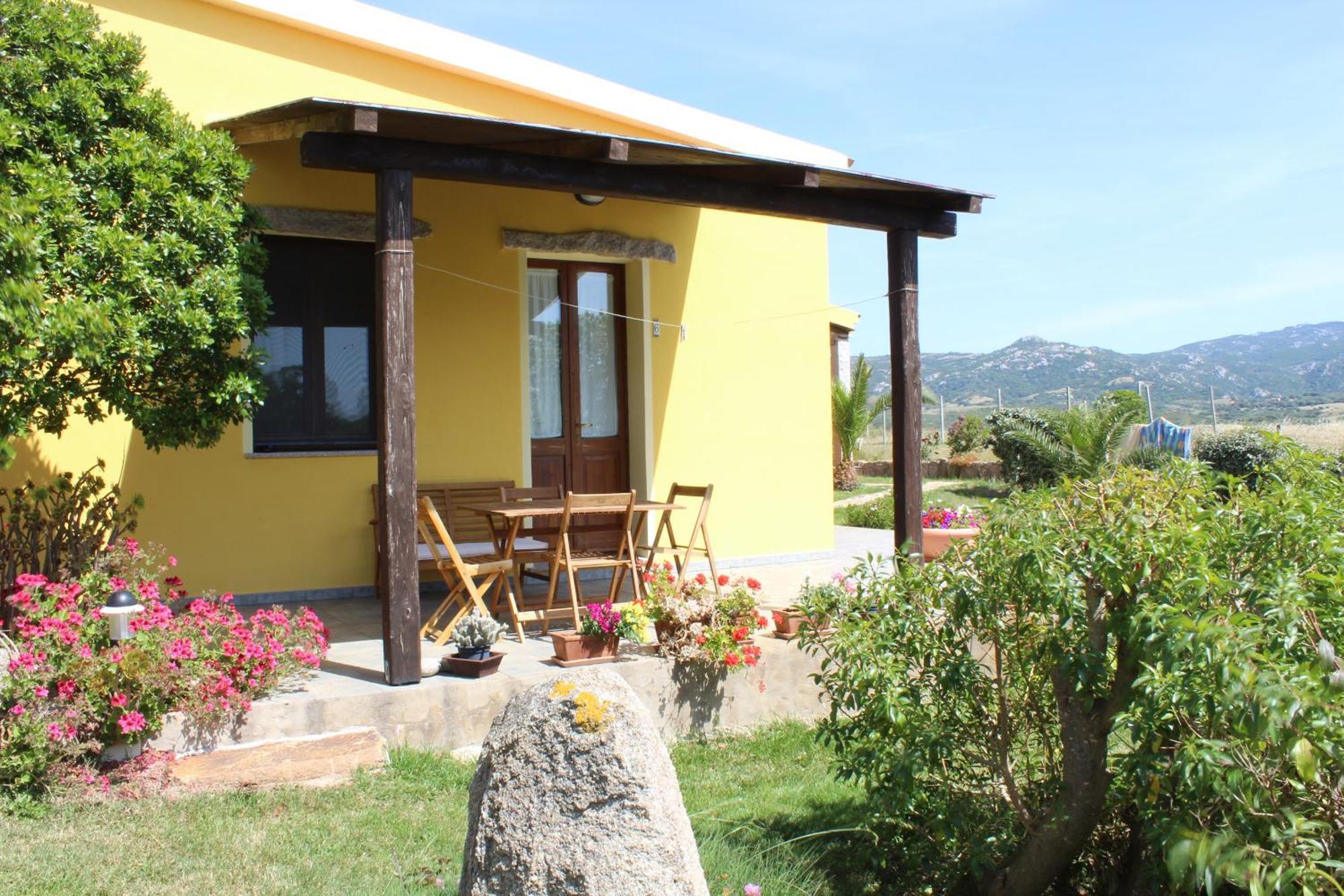 Agriturismo Campesi Casale Tra Le Vigne Aglientu Exterior photo