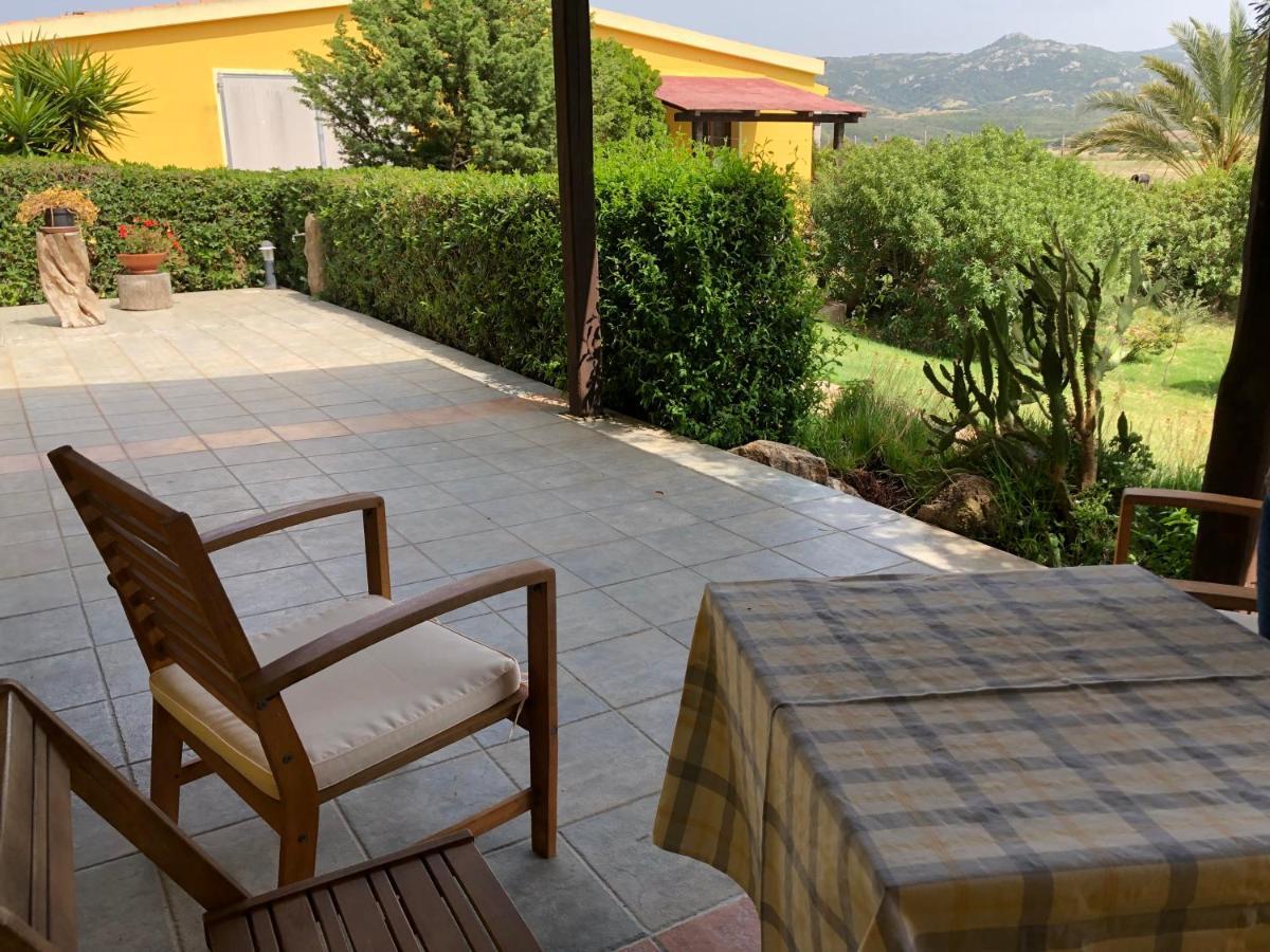 Agriturismo Campesi Casale Tra Le Vigne Aglientu Exterior photo